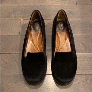 Clarks flats-black velvet Size 11